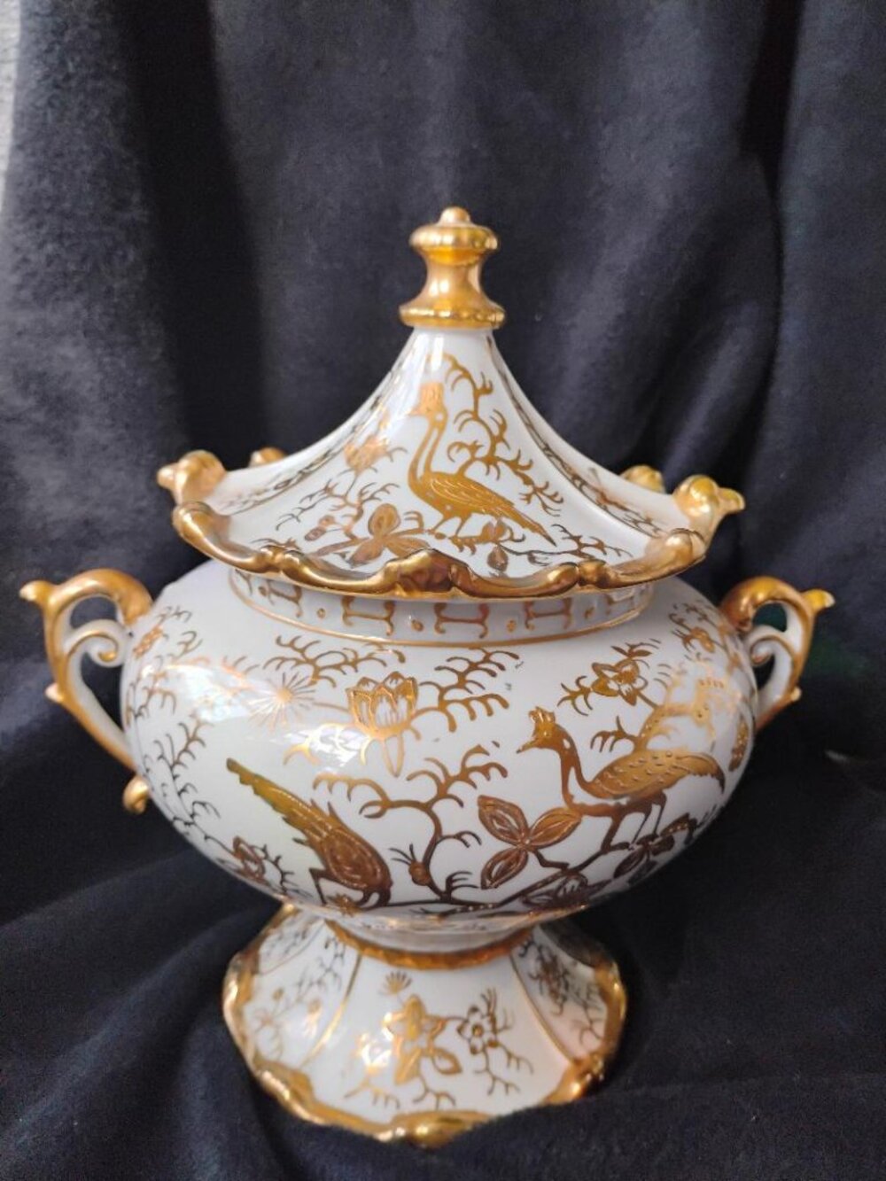 Vintage Lenwile Ardalt white porcelain covered bowl with gold peacock pattern